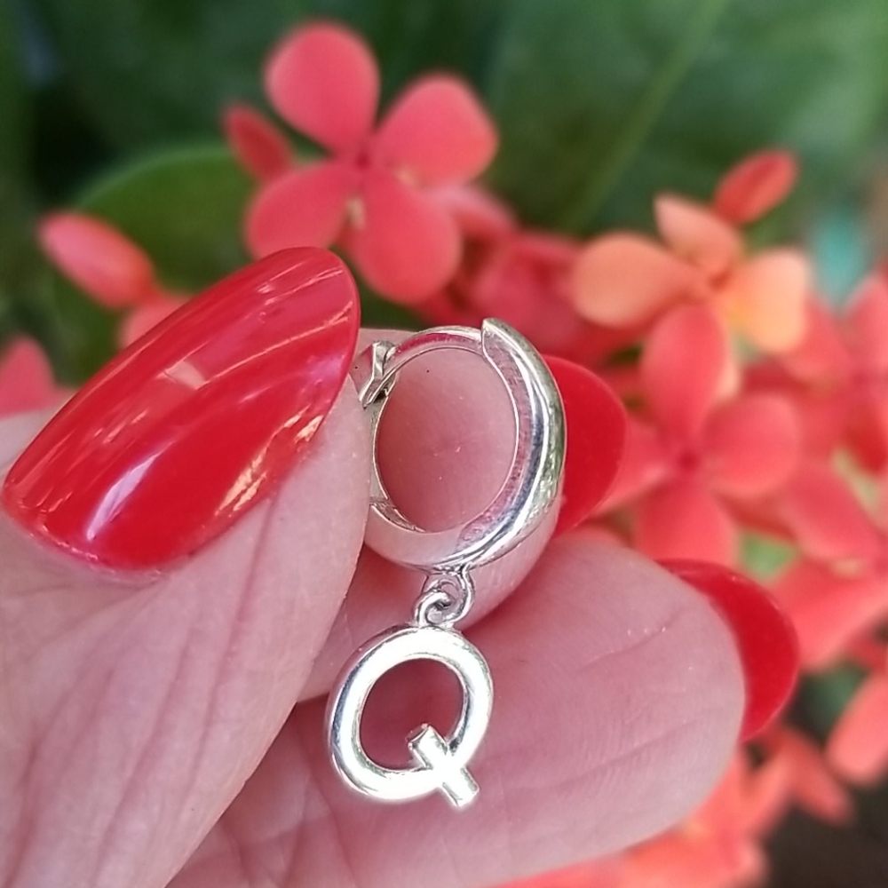 Single Sterling Silver huggie with Q initial